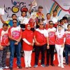 Bupati Kuningan berfoto bersama usai membagikan hadiah.